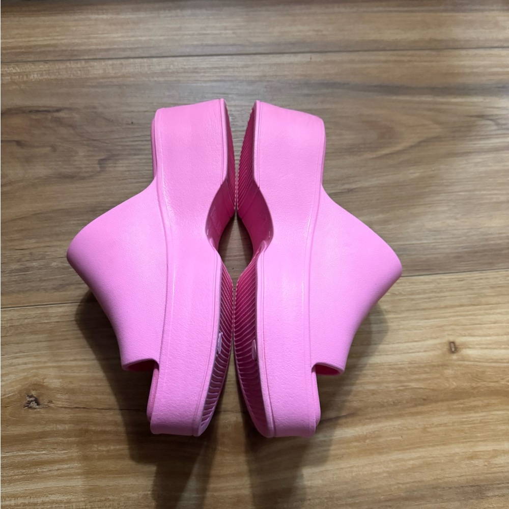 Steve Madden Bright Pink Platform Mules - Picture 4 of 11